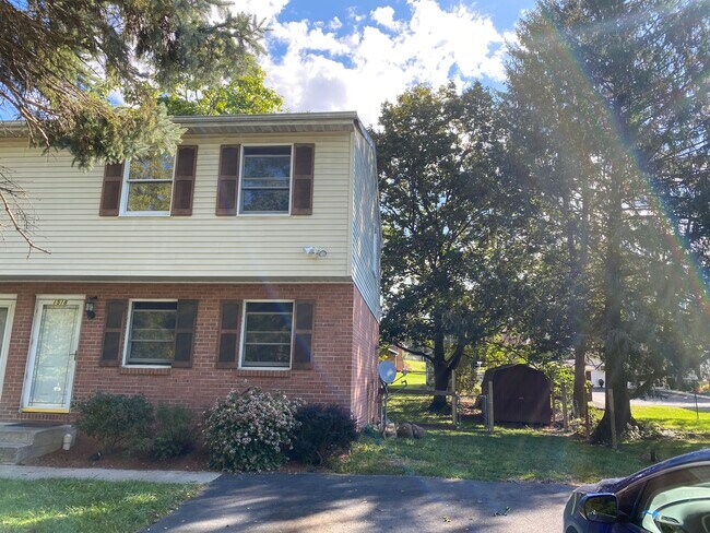 front of house - 1518 Howell Rd