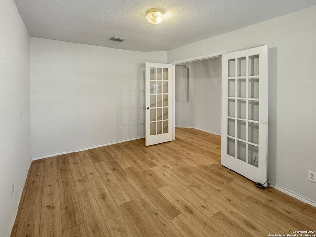 Building Photo - 1 STORY 3 BEDROOM WITH AN OFFICE AND 2 BAT...