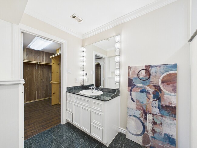 Building Photo - 7608 Del Monte Dr