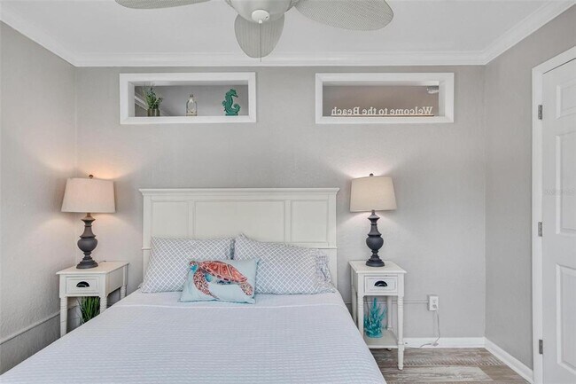 Building Photo - 301 S Central Ave