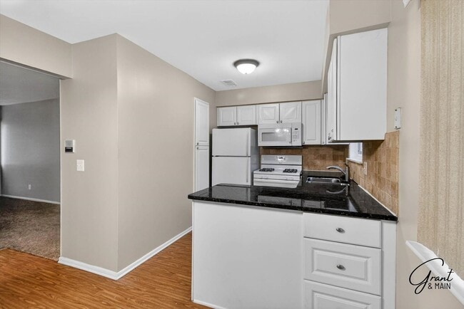 Building Photo - 1 bedroom $1095