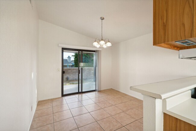 Building Photo - 78701 Ave 42