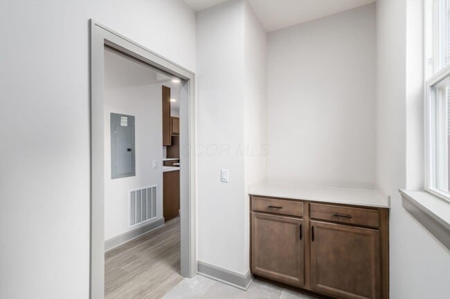 Building Photo - 55 Brehl Ave
