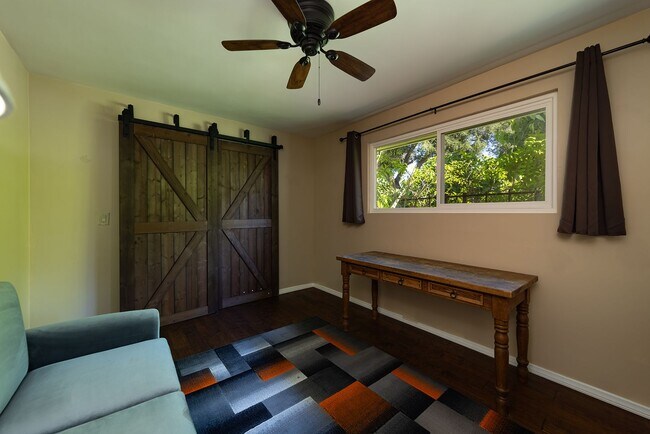 Building Photo - Cozy 2 Bedroom Cottage with Lush Gardens