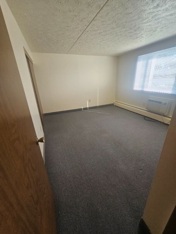 Building Photo - 1380 Arbor Ave SE
