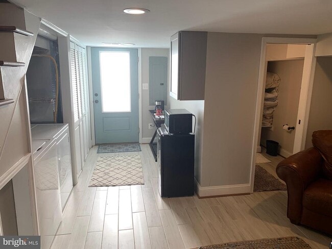 Building Photo - 114 Wesmond Dr