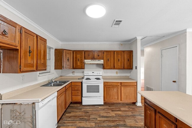 Building Photo - 1136 N Southland Park Dr