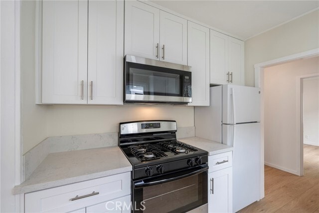 Building Photo - 122 Apolena Ave