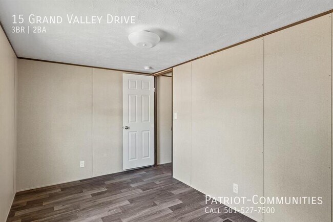 Building Photo - 15 Grand Valley Dr