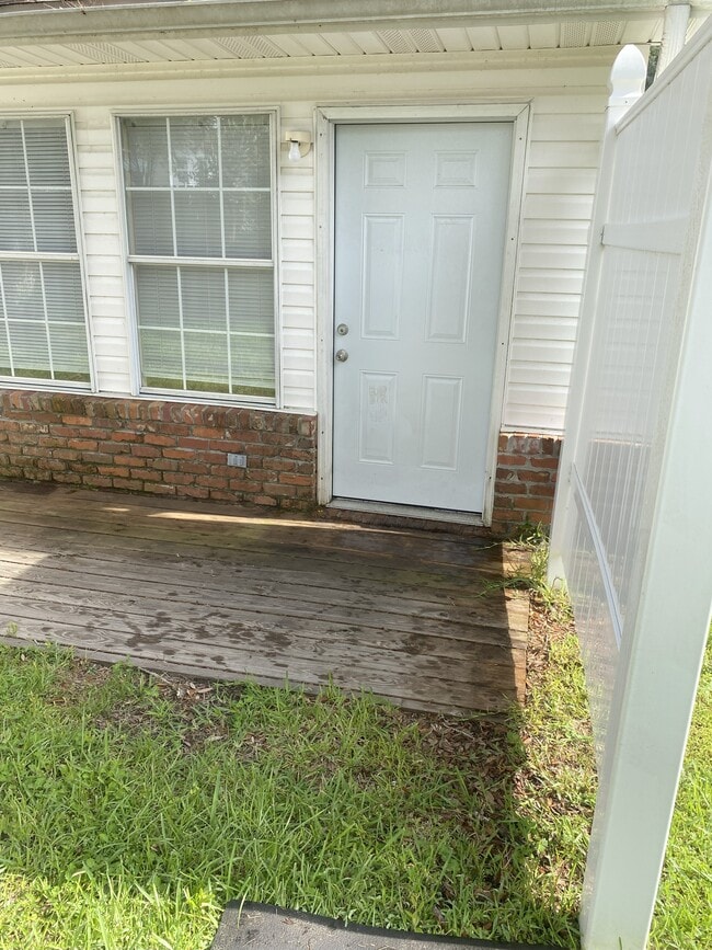 Building Photo - 852 Stonegate Ct