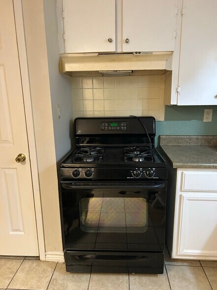 Building Photo - 1141 Vivian St