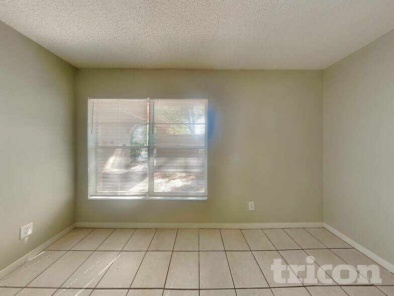 Building Photo - 3206 Shady Glen Cir