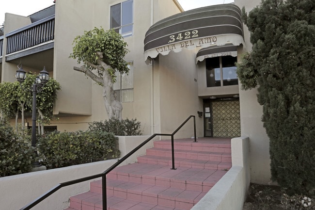 Building Photo - Villa Del Amo Apartments