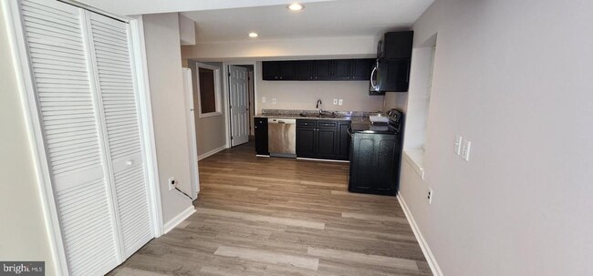 Building Photo - 3145 Elmmede Rd