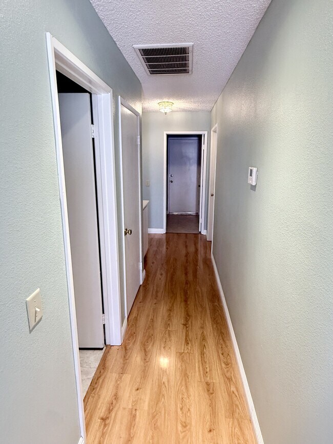 Building Photo - 28088 Orangegrove Ave