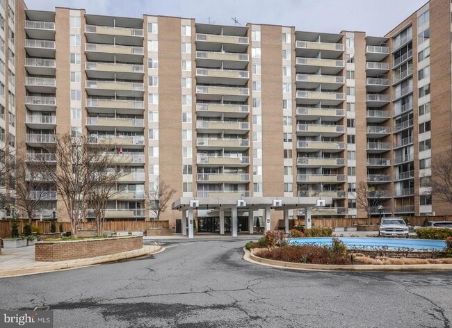 Building Photo - 3001 Veazey Terrace NW