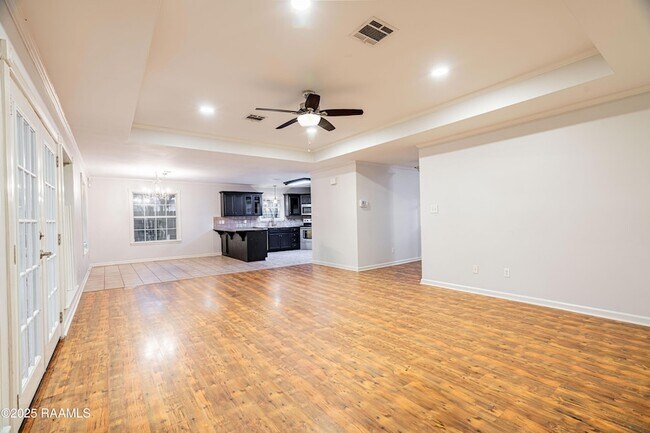 Building Photo - 213 Longleaf Dr