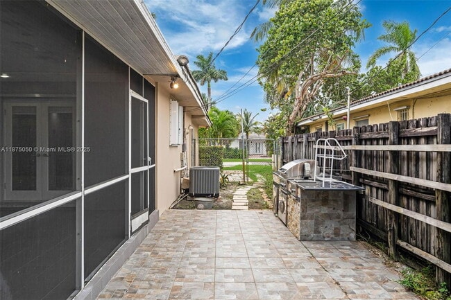 Building Photo - 20525 Highland Lakes Blvd