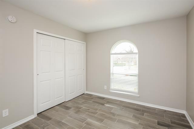 Building Photo - 625 Nora Ln