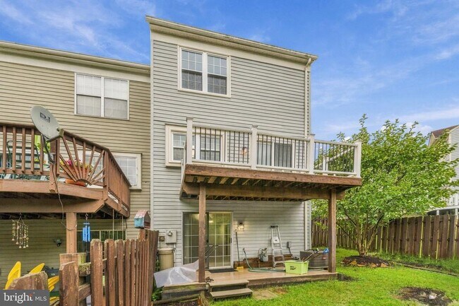 Building Photo - 16880 Jed Forest Ln