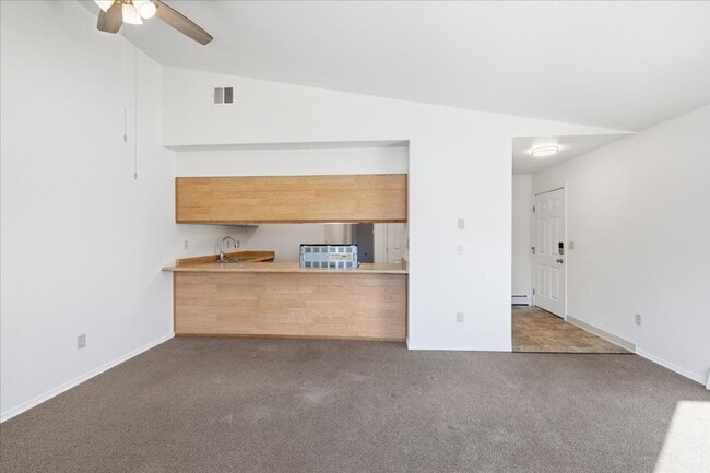 Building Photo - 900 N Wesglenn Cir