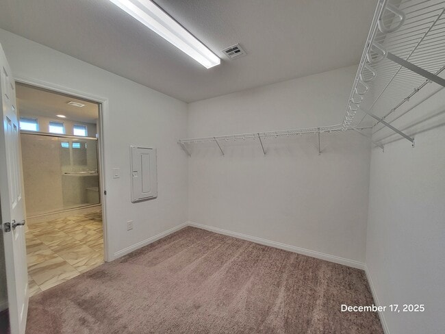 Building Photo - 5878 Aurora Gold Ave