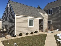 Building Photo - 2bed with loft