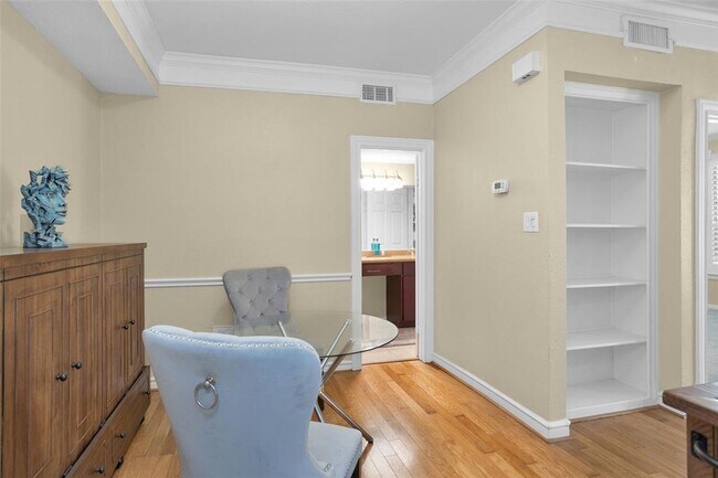 Building Photo - 2700 Revere St