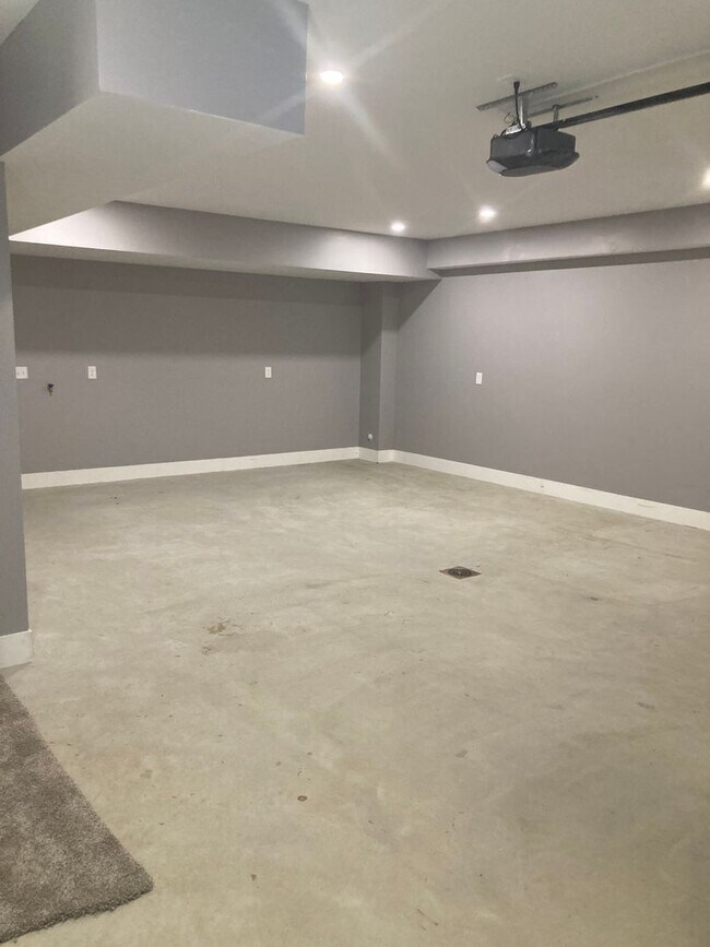 Building Photo - Extravagant New Construction in Polish Hill – A Must-See Luxury Rental!