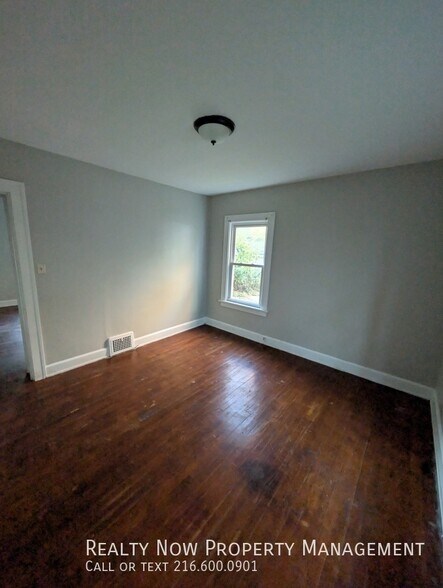 Building Photo - 3425 Altamont Rd