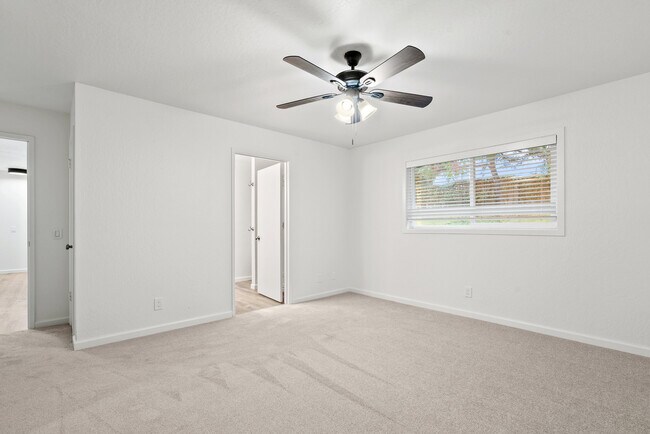 Building Photo - 34 Altamont Dr