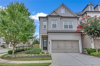 Building Photo - 3638 Moorewood Ln S E