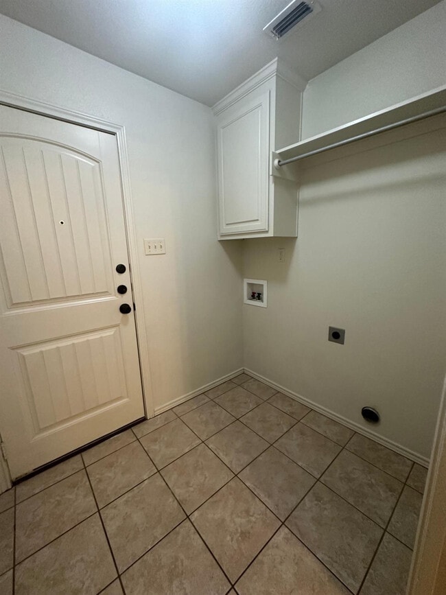 Building Photo - 6133 72nd Pl