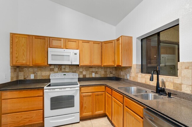 Building Photo - Incredible home with lovely patio perfect for you! Check it out today!