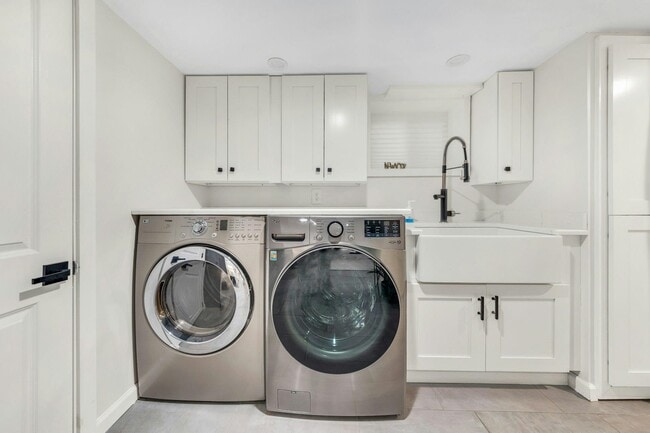 Building Photo - 67 Hillcrest Rd