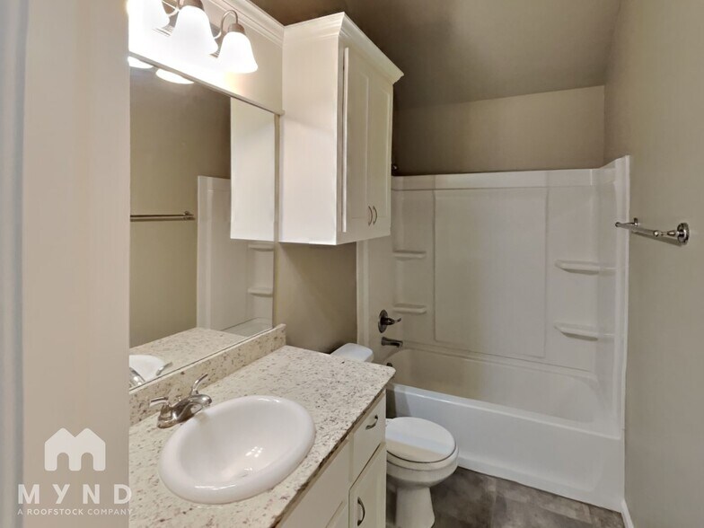 Building Photo - 1109 Merlin Dr