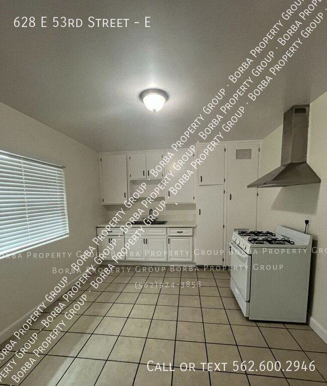 Building Photo - ** CHARMING 2-BEDROOM 1-BATH IN A GATED CO...