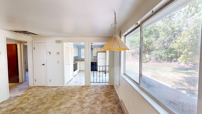 Building Photo - 2 bedroom duplex in quiet cul-de-sac