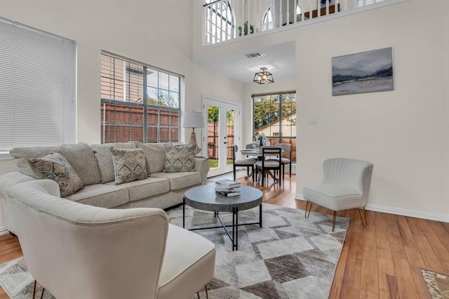 Building Photo - 903 Azalia Dr