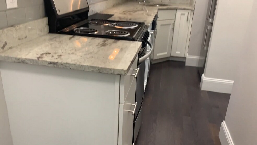 Building Photo - 81 Westland Ave