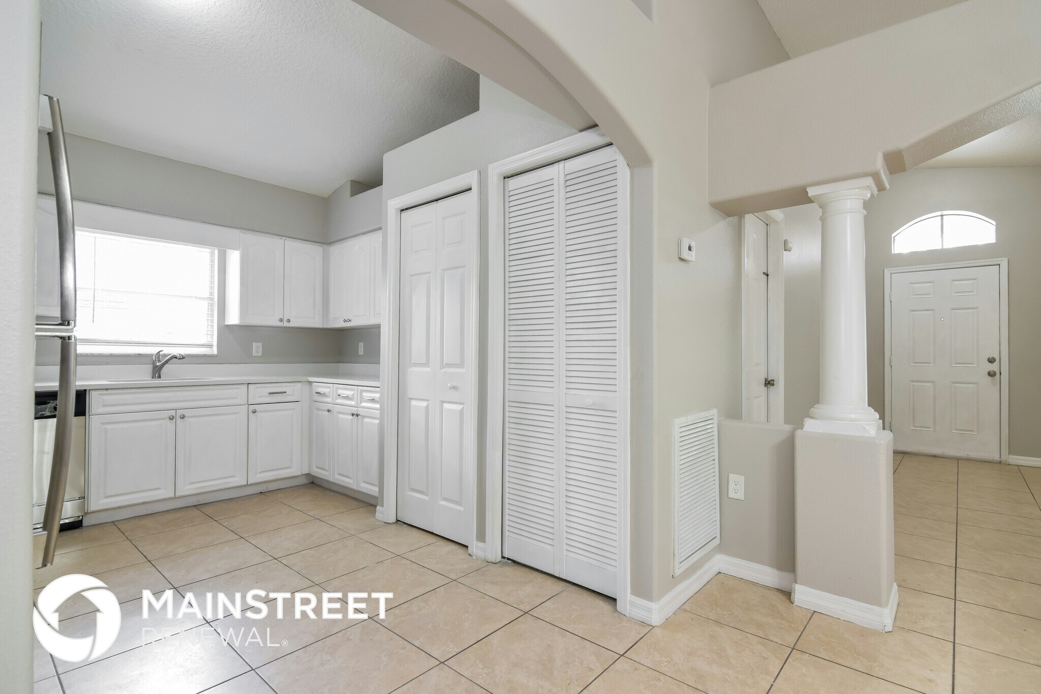 Building Photo - 9503 N Hyaleah Rd