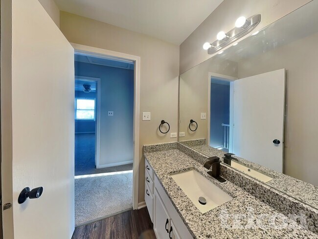 Building Photo - 2005 Alpine Way