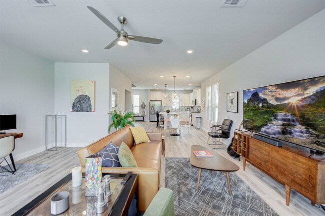 Building Photo - 18732 Centro Main St