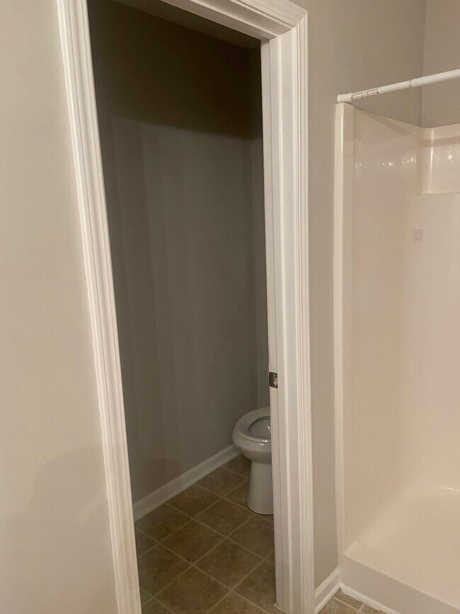 Building Photo - 7092 Walton Hl