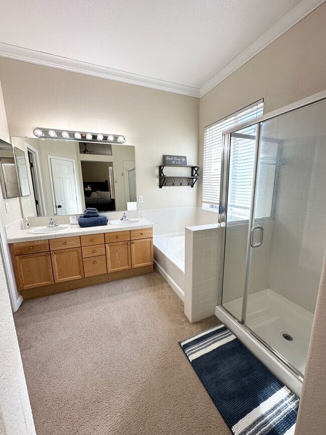 Building Photo - Fully Furnished