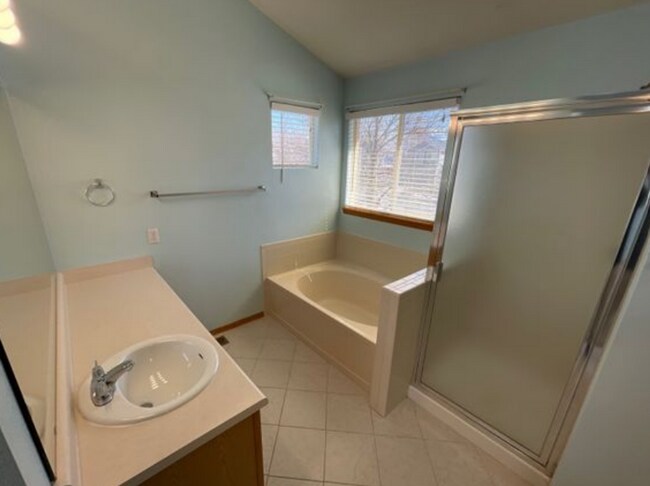 Building Photo - 10449 Hollyhock Court