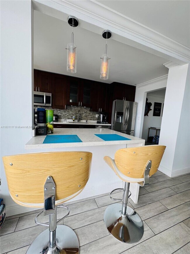 Building Photo - 18031 Biscayne Blvd