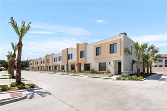 Building Photo - 22 Canary Ave