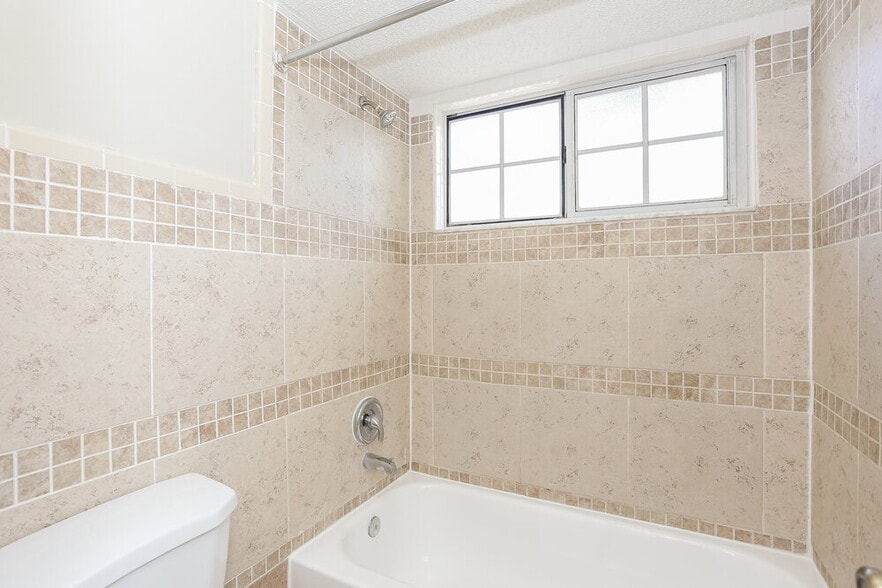 Building Photo - 7579 Sugar Bay Ln