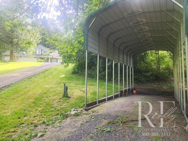 Building Photo - Forest-Edged Retreat with Pasture Access –...